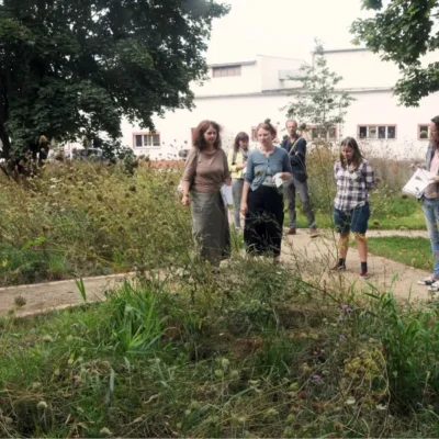 Kommunen für biologische Vielfalt - Praxisbeispiel - Wülknitz / Elbe-Röder-Dreieck – Artenvielfalt und Biodiversität im ländlichen Raum – Kommunen und Unternehmen im Elbe-Röder-Dreieck werden aktiv3 - Exkursion zum Thema "Naturnahe Firmengelände"