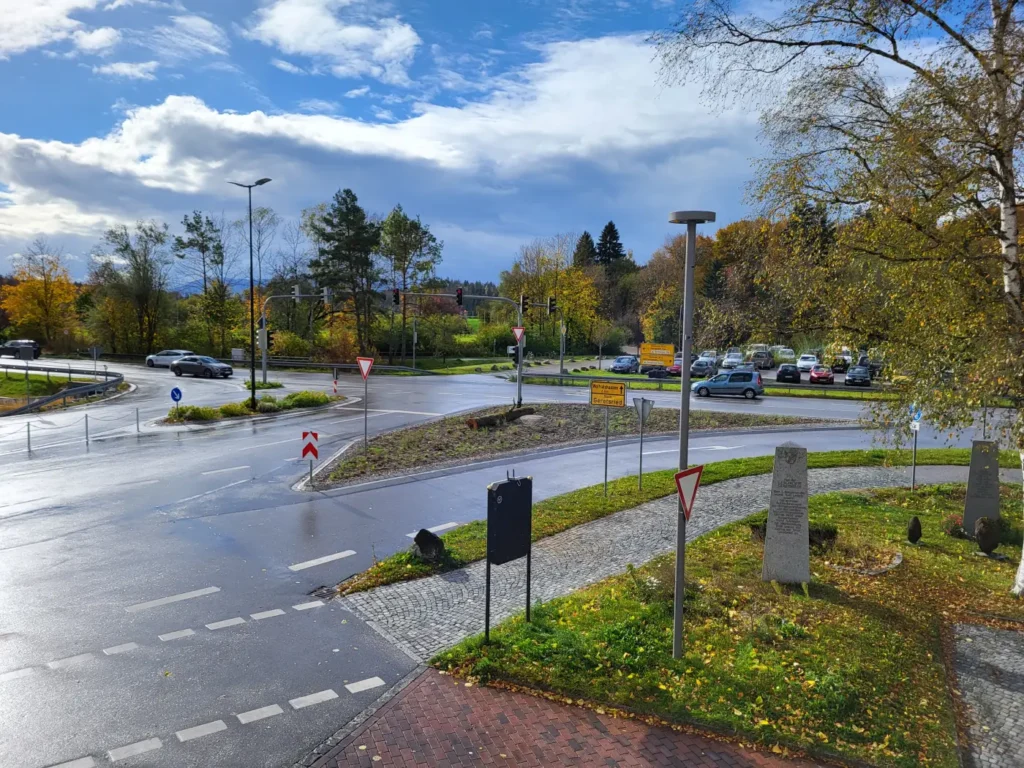Kommunen für biologische Vielfalt - Praxisbeispiel - Stadt Geretsried - Verkehrsinsel4 - Vogelperspektive