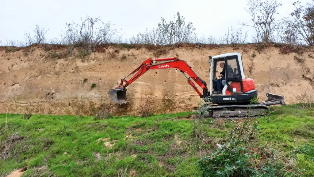 Kommunen für biologische Vielfalt - Praxisbeispiel - Stadt Wiesbaden - Brutröhren im Steinbruch Kalkofen4